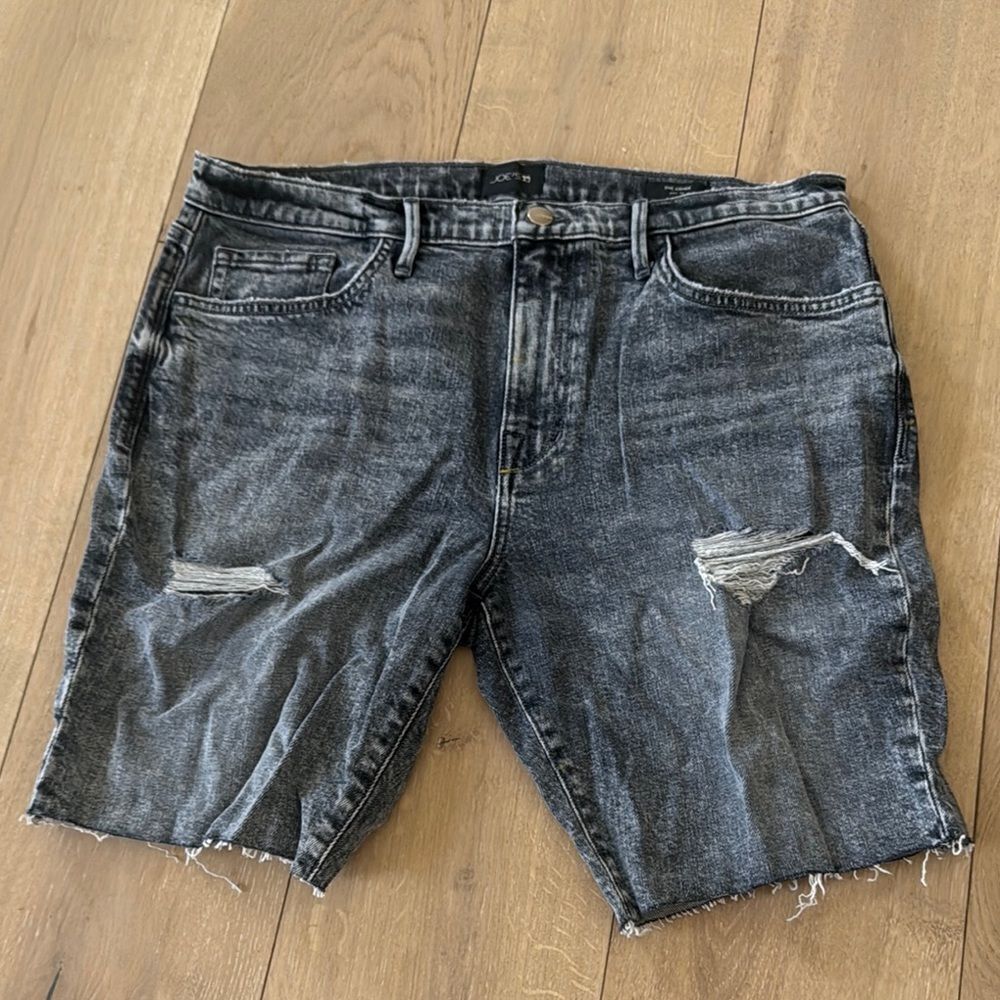 Joe's Jeans
Asher Slim Fit Distressed Jean Shorts
